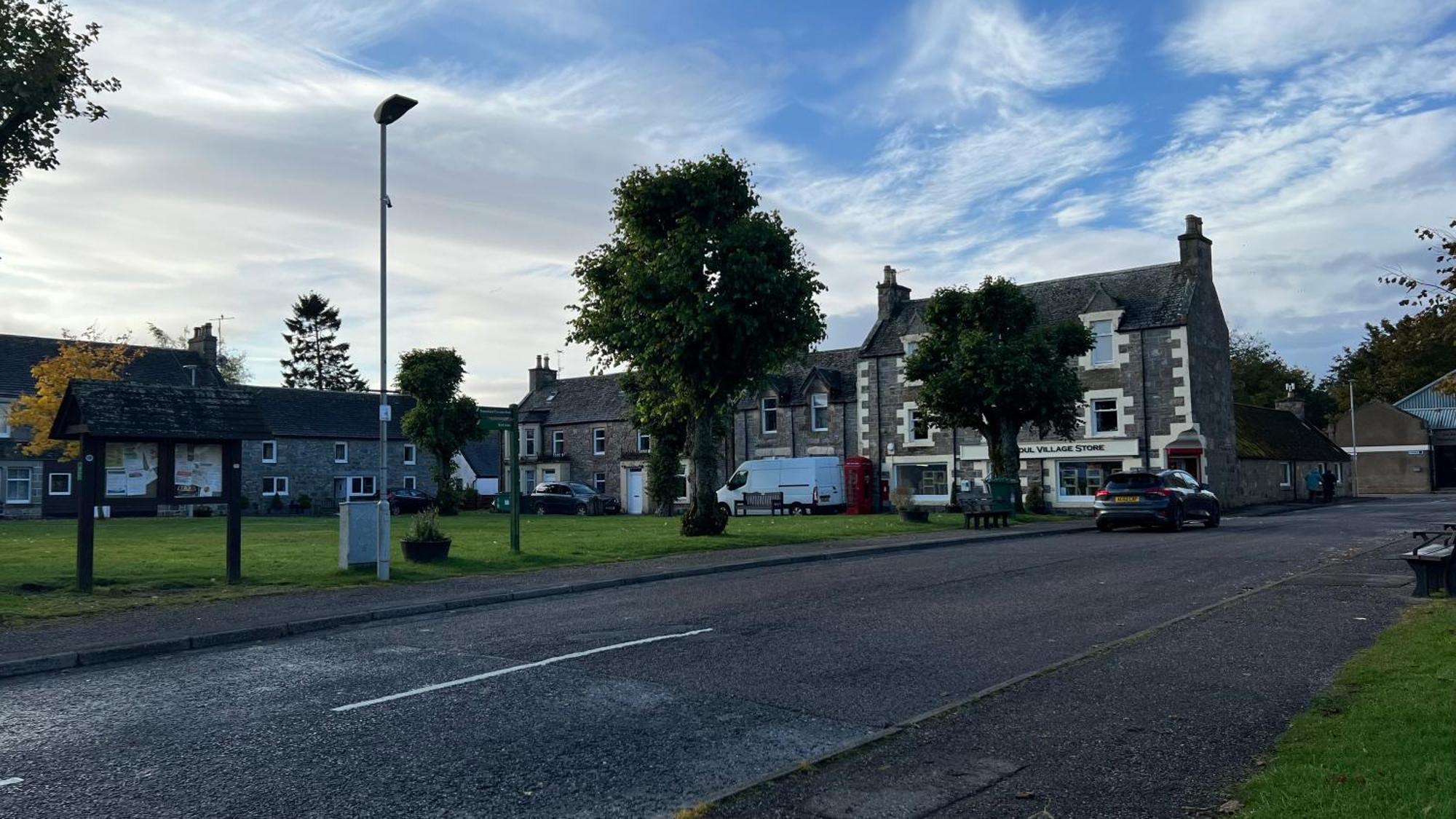 Hotel Square Tomintoul Exterior photo