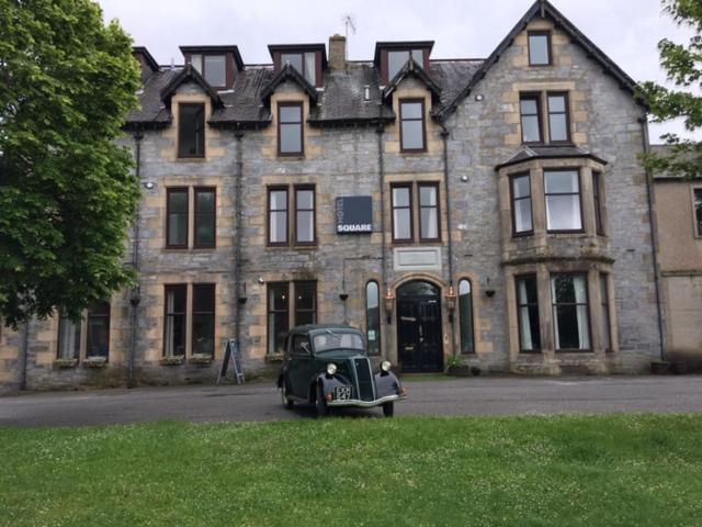 Hotel Square Tomintoul Exterior photo